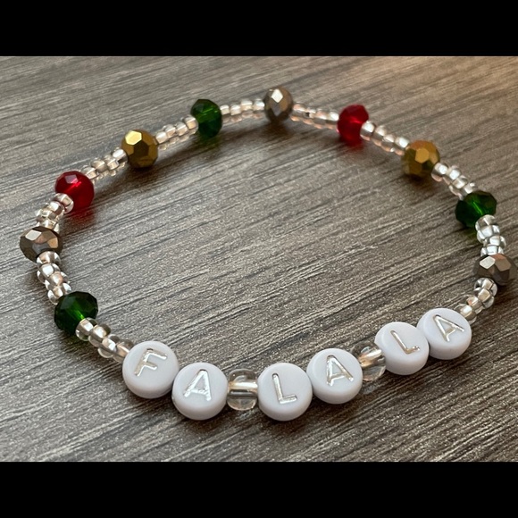 Christmas bracelet Fa La La glass beaded handmade stretch - Picture 5 of 6